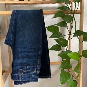 Joe’s Jeans ‘The Icon’ in dark wash size 24. Mid rise ankle